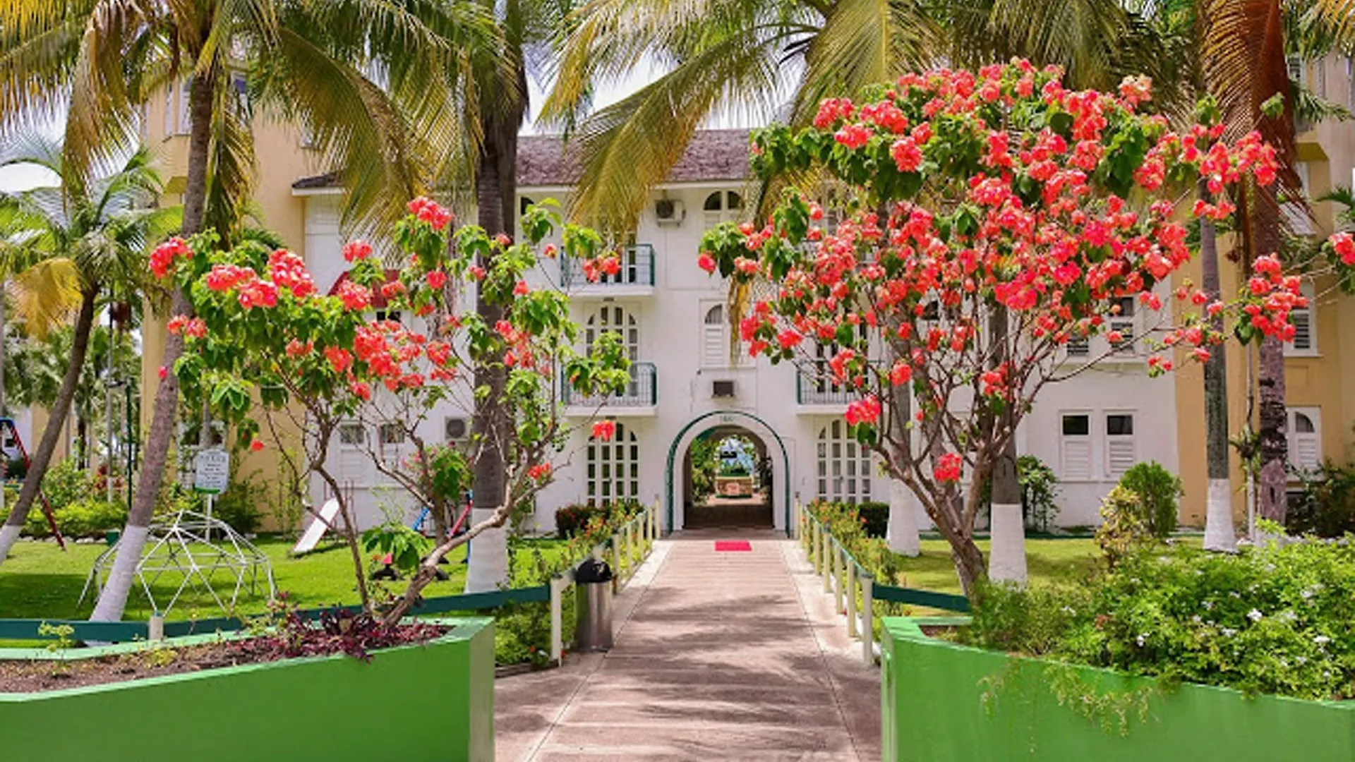 Sunkissed Suites At Sandcastles Ocho Rios Jamaica